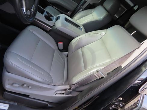 Used 2015 Chevrolet Tahoe LT AWD/4WD image 28