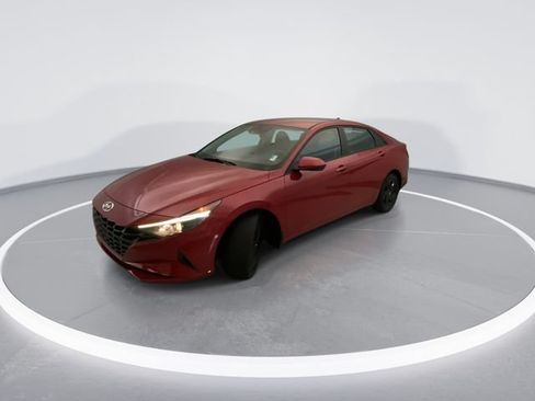 Used 2023 Hyundai Elantra SEL FWD image 8