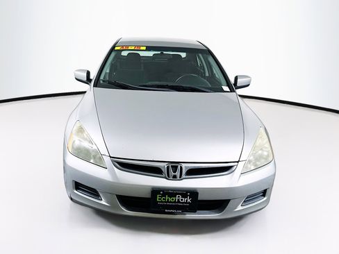 Used 2006 Honda Accord LX image 2
