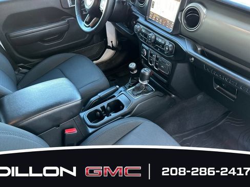 Used 2022 Jeep Wrangler Unlimited Sport AWD/4WD image 16