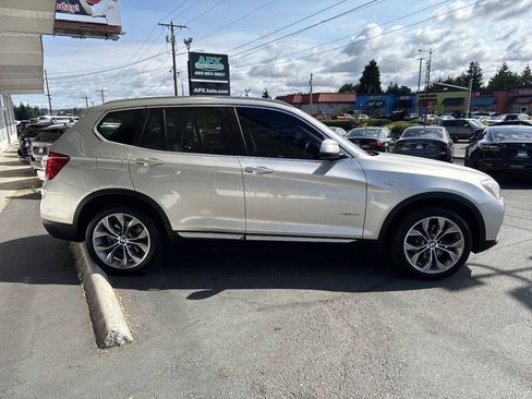 Used 2016 BMW X3 xDrive28i w/ Premium Package AWD/4WD image 9
