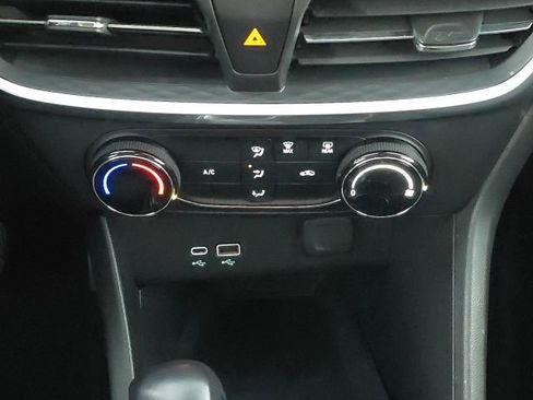 Used 2024 Buick Encore GX Preferred image 29