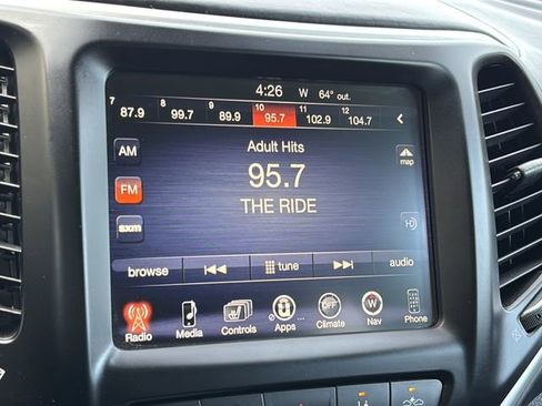Used 2018 Jeep Cherokee Overland w/ Technology Group AWD/4WD image 26
