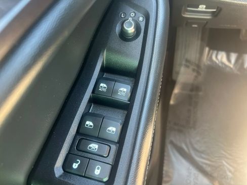 Used 2023 Jeep Grand Cherokee Altitude AWD/4WD image 23