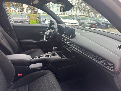 Used 2024 Honda HR-V Sport image 17