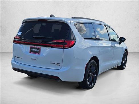 New 2027 Chrysler Pacifica Limited w/ S Appearance Package AWD/4WD image 2