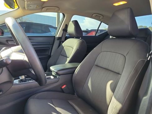 Used 2024 Nissan Altima 2.5 SV image 15