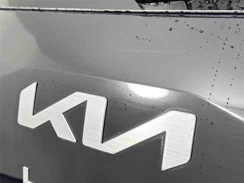 Used 2024 Kia Telluride S w/ S Sunroof Package image 11