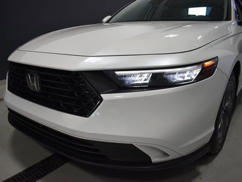 Used 2024 Honda Accord EX image 11