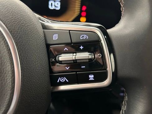 Used 2024 Kia Sorento S image 26