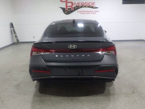 Used 2025 Hyundai Elantra Sport w/ Cargo Package FWD image 3