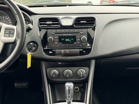Used 2012 Chrysler 200 Touring image 20