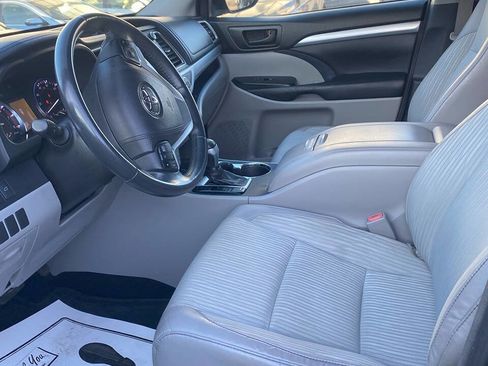 Used 2016 Toyota Highlander Plus image 13