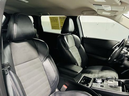 Used 2024 Mitsubishi Outlander SE image 34