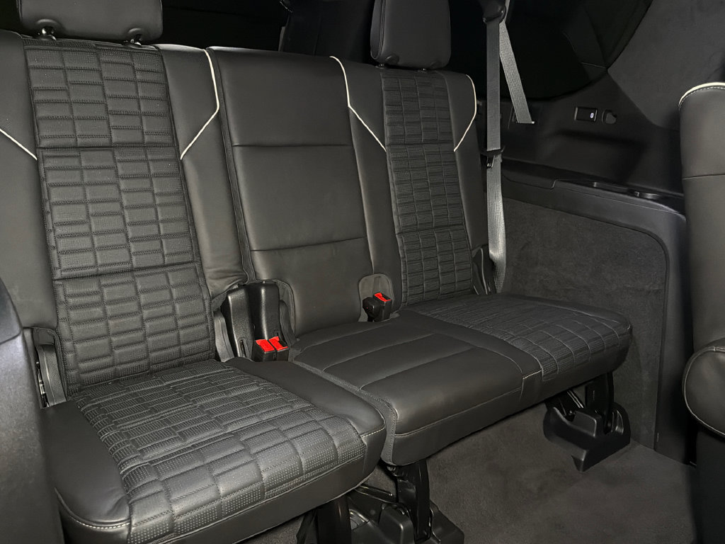 Used 2024 Cadillac Escalade ESV V AWD/4WD image 22