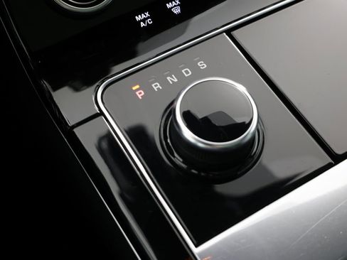 Used 2019 Land Rover Range Rover Velar S image 6