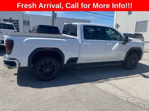 Used 2025 GMC Sierra 2500 AT4 w/ Technology Package AWD/4WD image 17