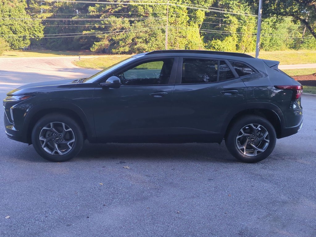 New 2026 Chevrolet Trax LT w/ LT Convenience Package FWD image 9