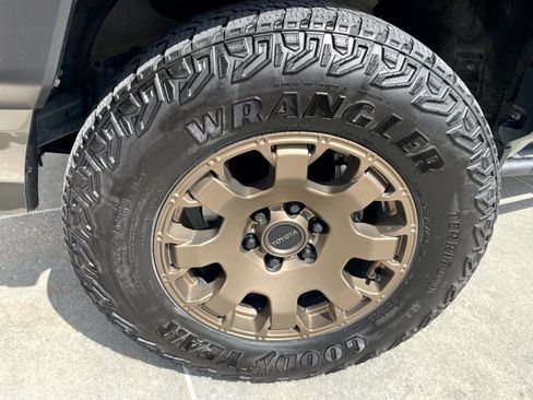 Used 2024 Toyota Tacoma 4x4 Double Cab Hybrid image 6