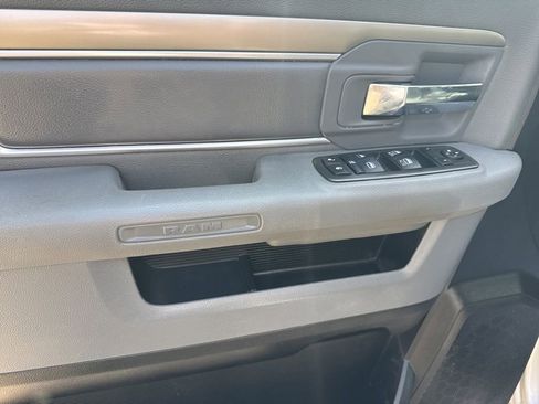 Used 2013 RAM 1500 Classic SLT w/ Premium Display Pkg image 12