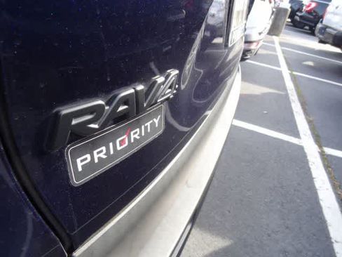 Used 2023 Toyota RAV4 XLE w/ Convenience Package AWD/4WD image 8