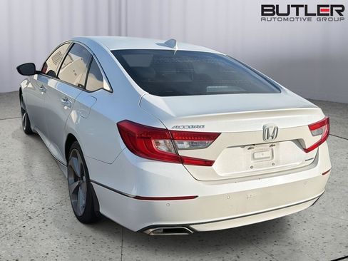 Used 2018 Honda Accord Touring image 10