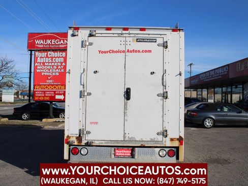 Used 2012 Ford E-350 and Econoline 350 Super Duty w/ Interior Upgrade Pkg RWD image 6