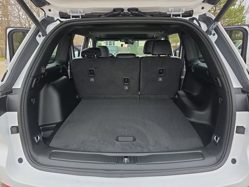 New 2026 Jeep Grand Cherokee Altitude image 12