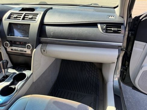 Used 2012 Toyota Camry XLE w/ Leather Pkg FWD image 23