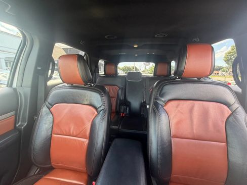 Used 2019 Ford Explorer XLT w/ Equipment Group 202A AWD/4WD image 12