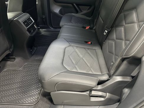 Used 2025 Volkswagen Atlas Cross Sport SE image 49