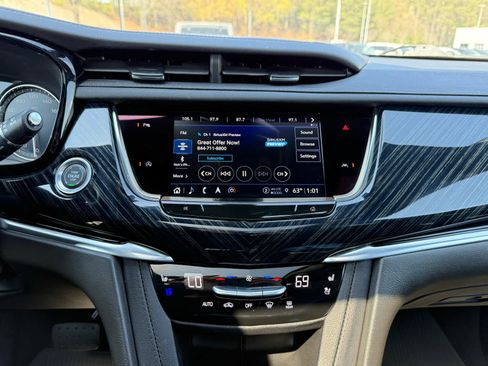 Used 2024 Cadillac XT6 Premium Luxury FWD image 18