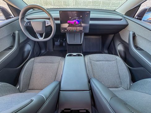 Used 2026 Tesla Model Y AWD image 27