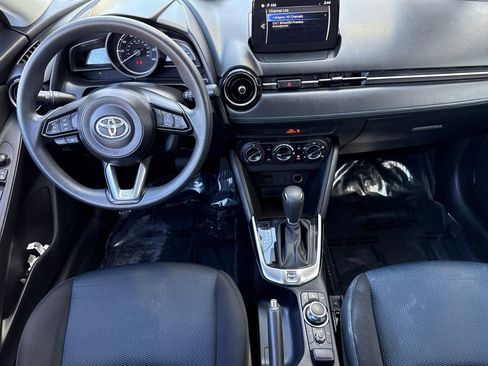 Used 2019 Toyota Yaris LE image 27