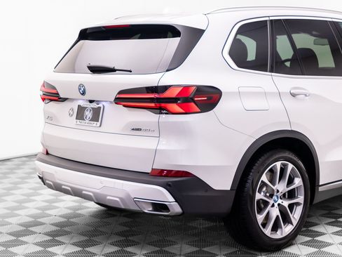 Used 2024 BMW X5 xDrive50e w/ Parking Assistance Package AWD/4WD image 40