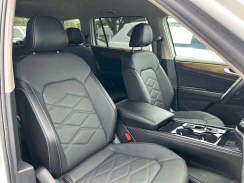Used 2025 Volkswagen Atlas SE FWD image 44
