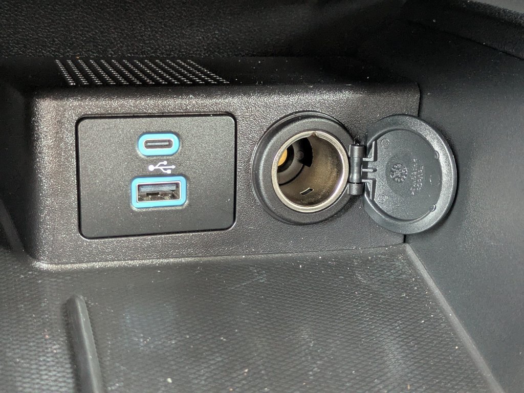 Certified 2022 Ford Escape SE w/ SE Sport Appearance Package FWD image 32