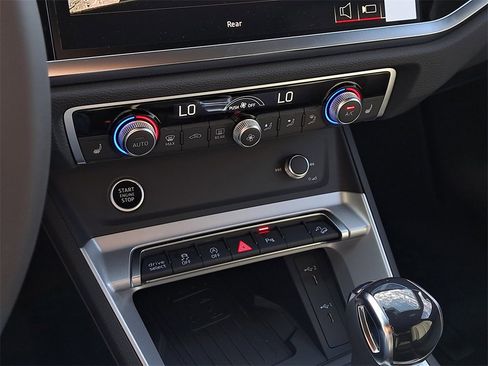 New 2025 Audi Q3 2.0T Premium image 14