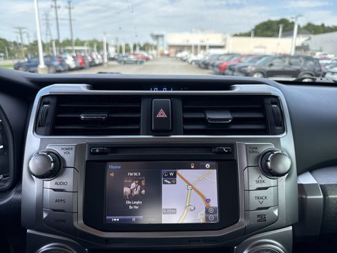 Used 2019 Toyota 4Runner SR5 AWD/4WD image 23