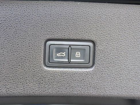 Used 2021 Audi Q8 Premium w/ Convenience Package AWD/4WD image 9