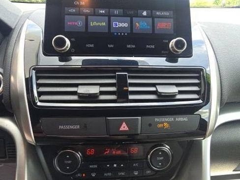 Used 2024 Mitsubishi Eclipse Cross SEL AWD/4WD image 17