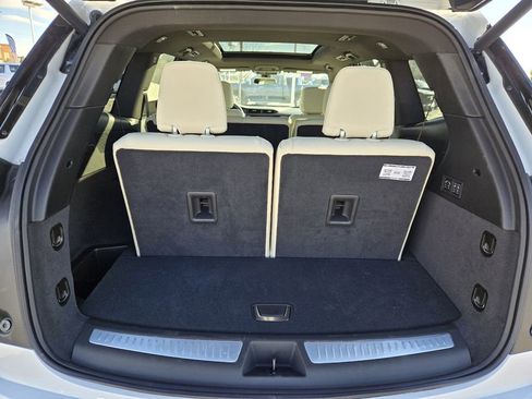 New 2025 Cadillac XT6 Sport image 9