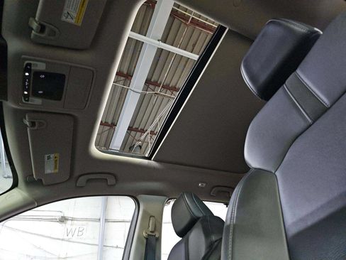 Used 2025 Honda Pilot Touring image 9