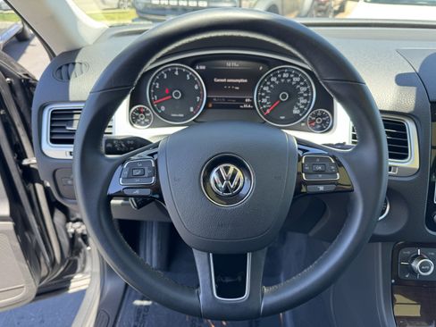 Used 2015 Volkswagen Touareg VR6 AWD/4WD image 18