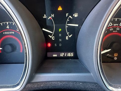 Used 2012 Toyota Highlander SE FWD image 12