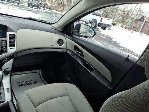 Used 2013 Chevrolet Cruze LT image 15