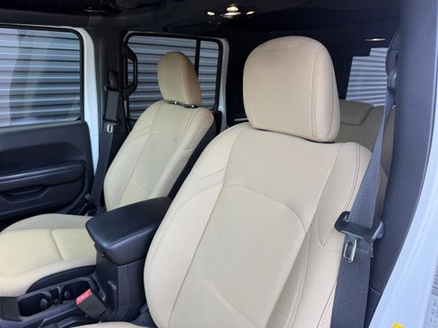 Used 2019 Jeep Wrangler Unlimited Sport S AWD/4WD image 5