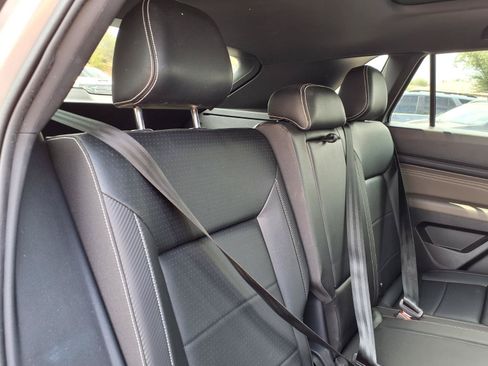 Used 2023 Volkswagen Atlas Cross Sport SE FWD image 15
