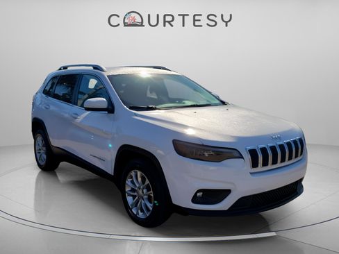 Used 2019 Jeep Cherokee Latitude w/ Popular Appearance Group image 6