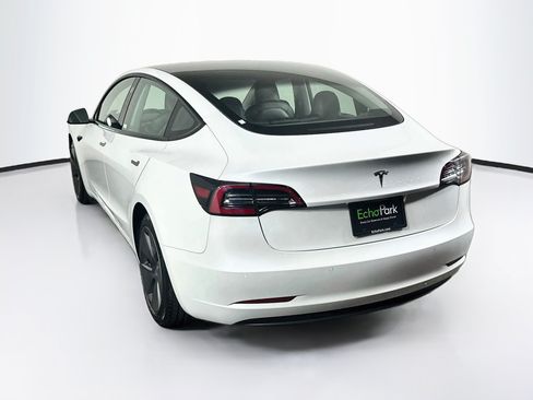 Used 2021 Tesla Model 3 Standard Range Plus RWD image 5